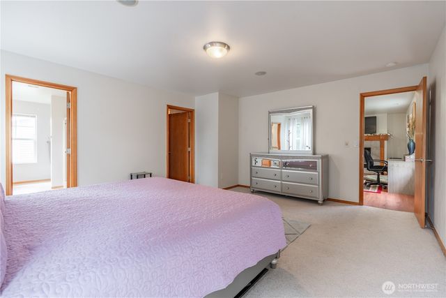 9316 COUNTRY HOLLOW Drive E, Puyallup, WA 98375