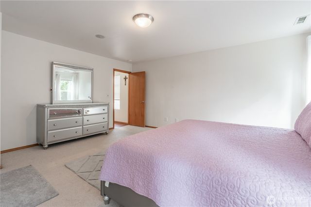 9316 COUNTRY HOLLOW Drive E, Puyallup, WA 98375