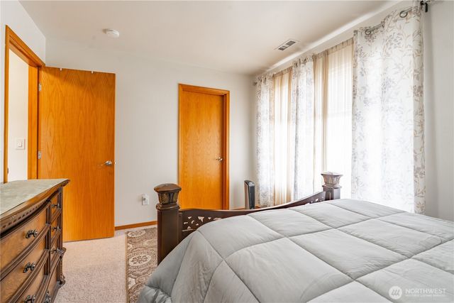 9316 COUNTRY HOLLOW Drive E, Puyallup, WA 98375