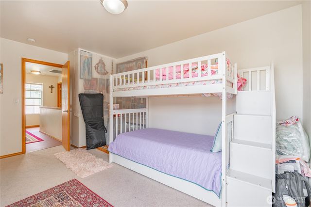 9316 COUNTRY HOLLOW Drive E, Puyallup, WA 98375