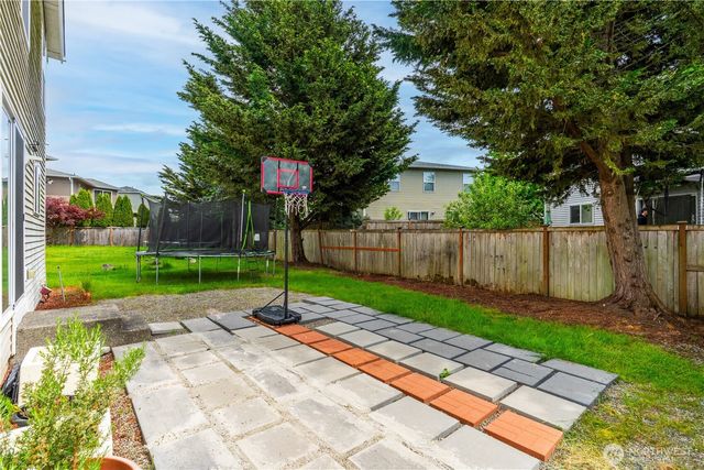 9316 COUNTRY HOLLOW Drive E, Puyallup, WA 98375