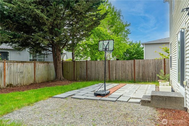 9316 COUNTRY HOLLOW Drive E, Puyallup, WA 98375