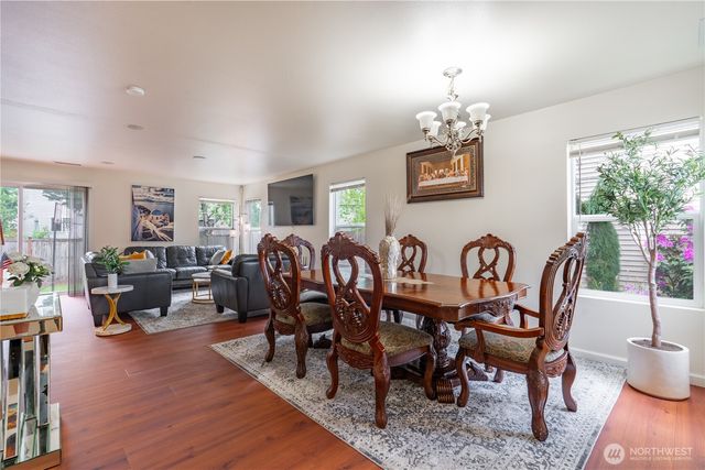 9316 COUNTRY HOLLOW Drive E, Puyallup, WA 98375