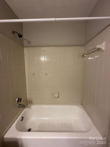 6354 Windsor Gate Lane, Charlotte, NC 28215