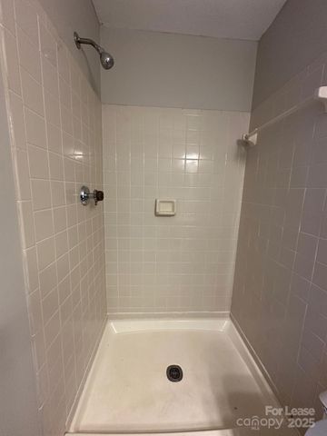 6354 Windsor Gate Lane, Charlotte, NC 28215