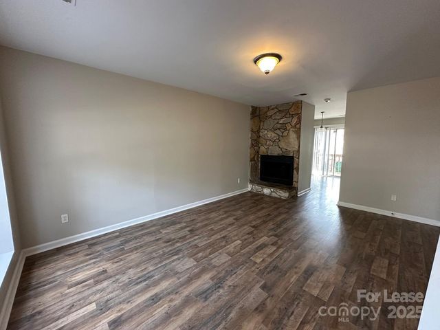 6354 Windsor Gate Lane, Charlotte, NC 28215