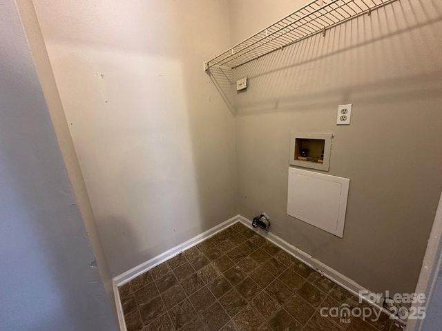 6354 Windsor Gate Lane, Charlotte, NC 28215