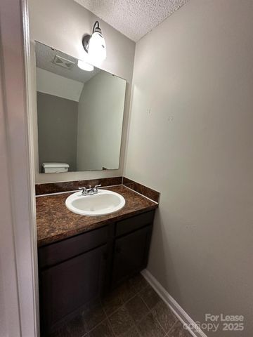 6354 Windsor Gate Lane, Charlotte, NC 28215