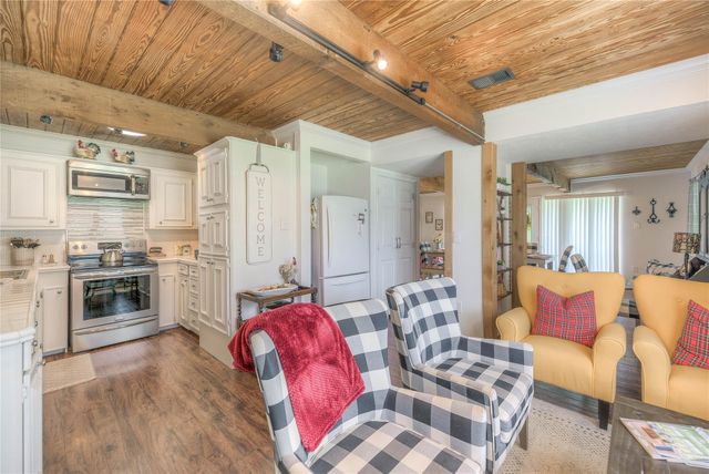 111 Sequoia Drive, Livingston, TX 77351