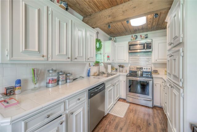 111 Sequoia Drive, Livingston, TX 77351