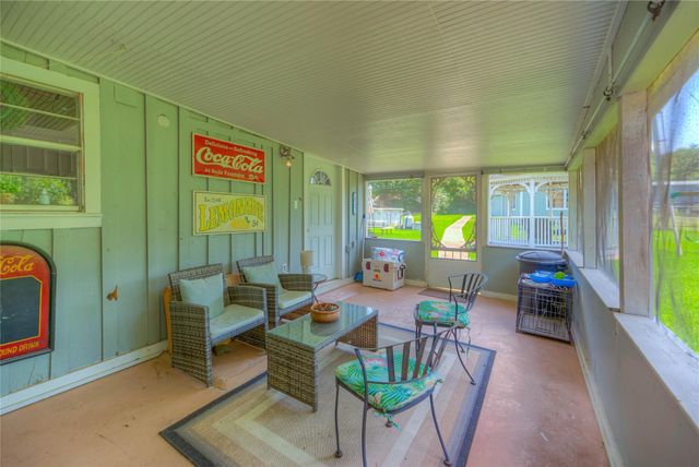 111 Sequoia Drive, Livingston, TX 77351