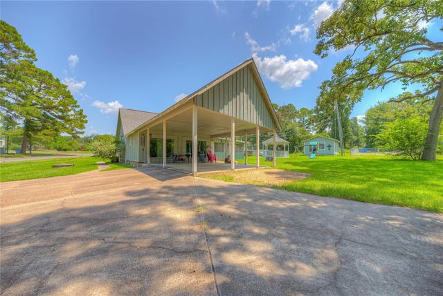 111 Sequoia Drive, Livingston, TX 77351