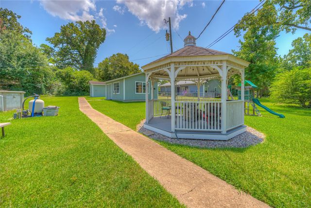 111 Sequoia Drive, Livingston, TX 77351