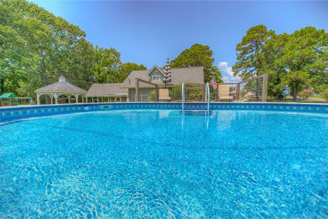 111 Sequoia Drive, Livingston, TX 77351