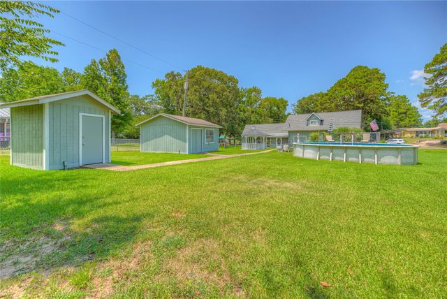 111 Sequoia Drive, Livingston, TX 77351