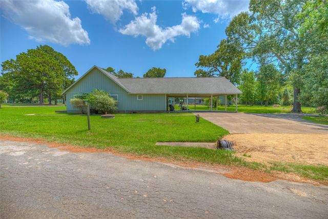 111 Sequoia Drive, Livingston, TX 77351