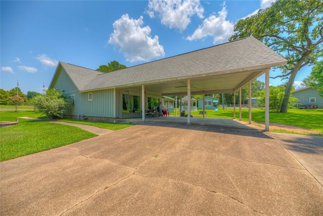 111 Sequoia Drive, Livingston, TX 77351