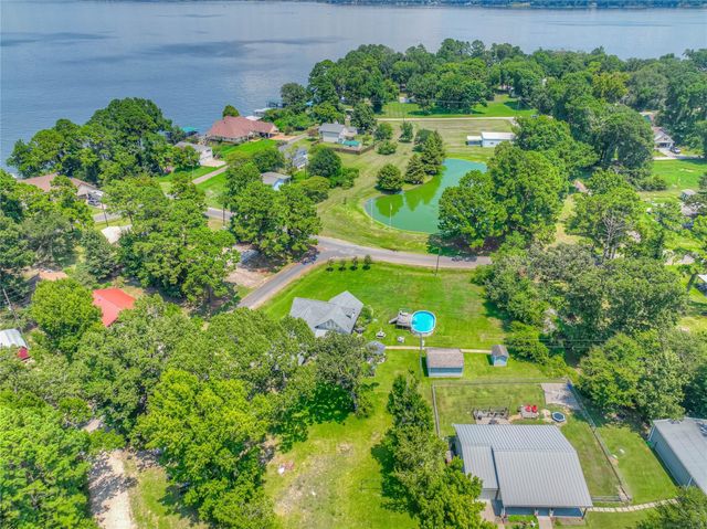 111 Sequoia Drive, Livingston, TX 77351