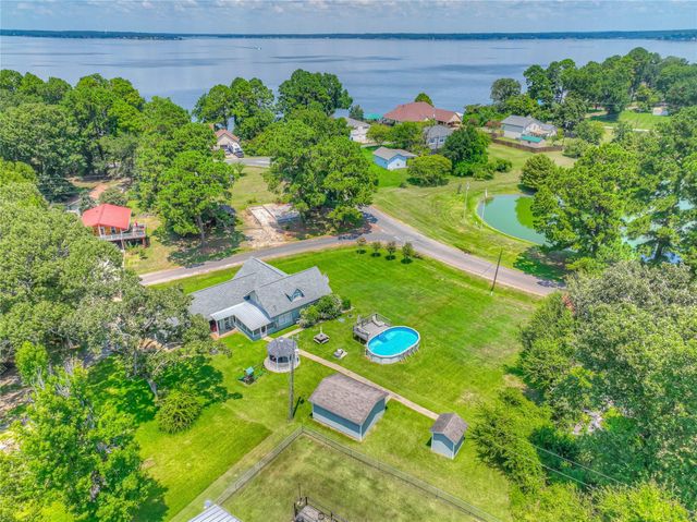 111 Sequoia Drive, Livingston, TX 77351