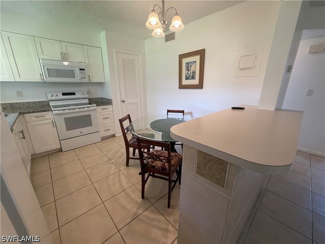3325 Airport RD N I1, Naples, FL 34105