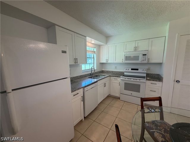 3325 Airport RD N I1, Naples, FL 34105