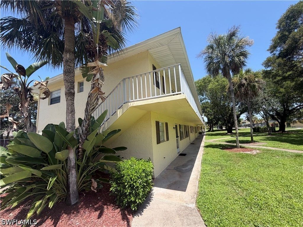3325 Airport RD N I1, Naples, FL 34105