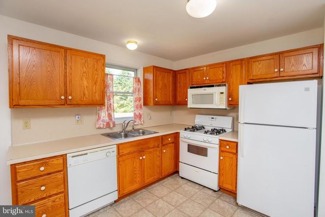113 SWEETWATER LN, Newmanstown, PA 17073