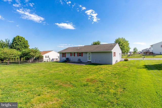113 SWEETWATER LN, Newmanstown, PA 17073