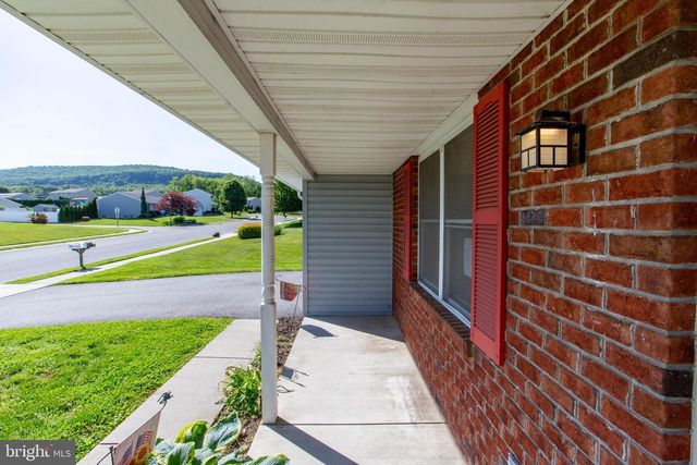 113 SWEETWATER LN, Newmanstown, PA 17073