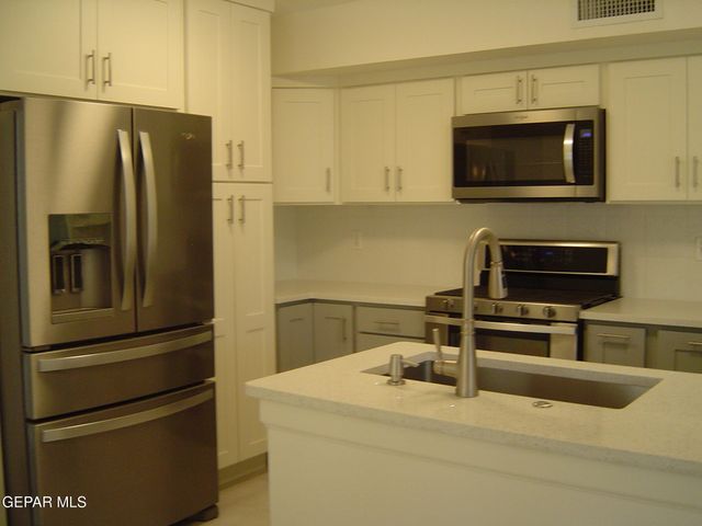 2068 CRYSTAL RIDGE Street, El Paso, TX 79938