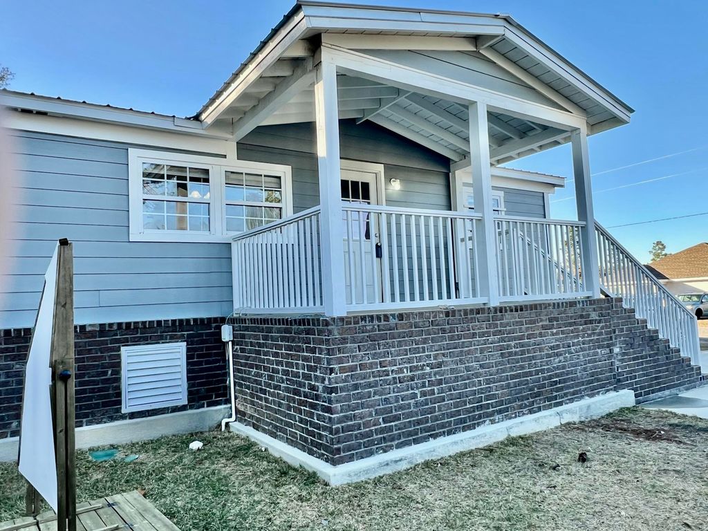 115 Rembrandt Circle, Defuniak Springs, FL 32433