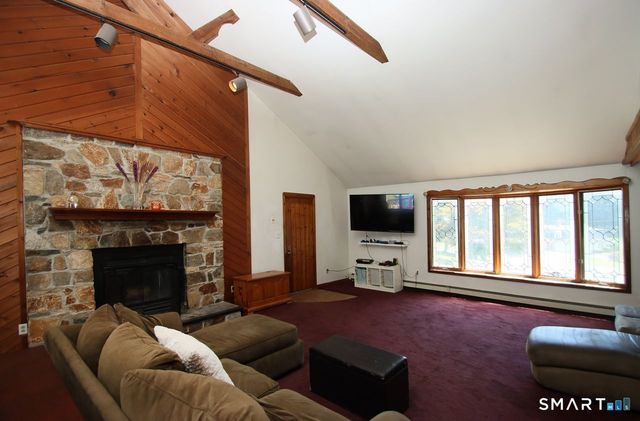 11 Lily Lane, Shelton, CT 06484