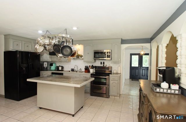11 Lily Lane, Shelton, CT 06484