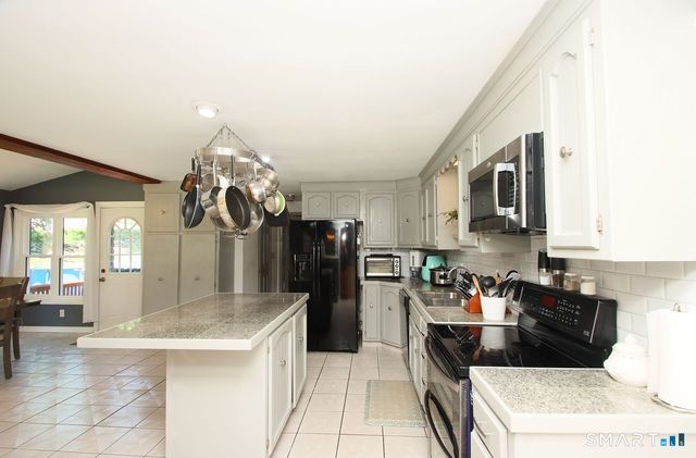 11 Lily Lane, Shelton, CT 06484