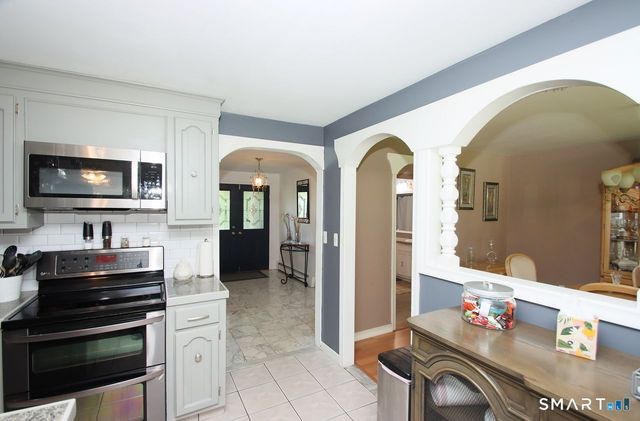 11 Lily Lane, Shelton, CT 06484