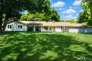 11 Lily Lane, Shelton, CT 06484