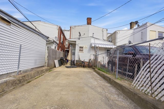 1330 CHURCH ST, Reading, PA 19601