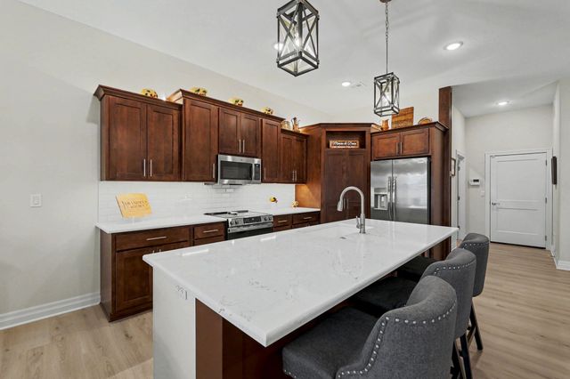 1716 N Forestview Ct, Wichita, KS 67235