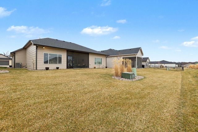 1716 N Forestview Ct, Wichita, KS 67235