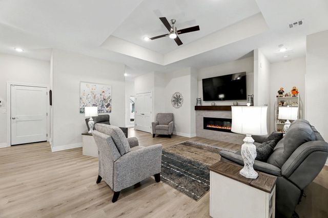 1716 N Forestview Ct, Wichita, KS 67235