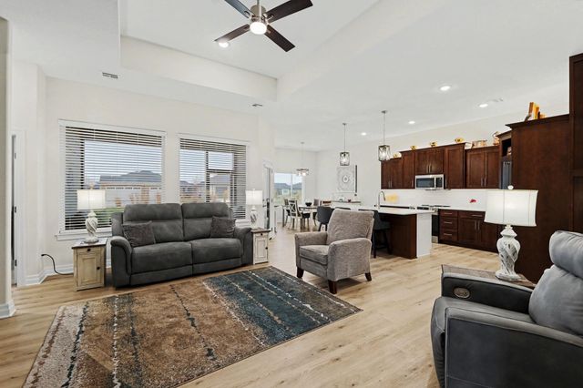 1716 N Forestview Ct, Wichita, KS 67235