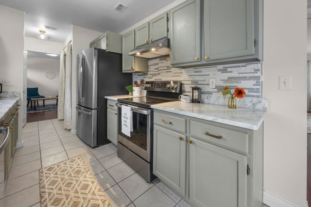 101 SW Cowrie Avenue, Fort Walton Beach, FL 32548