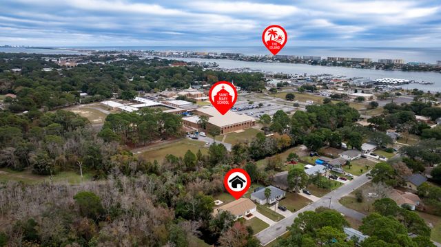 101 SW Cowrie Avenue, Fort Walton Beach, FL 32548