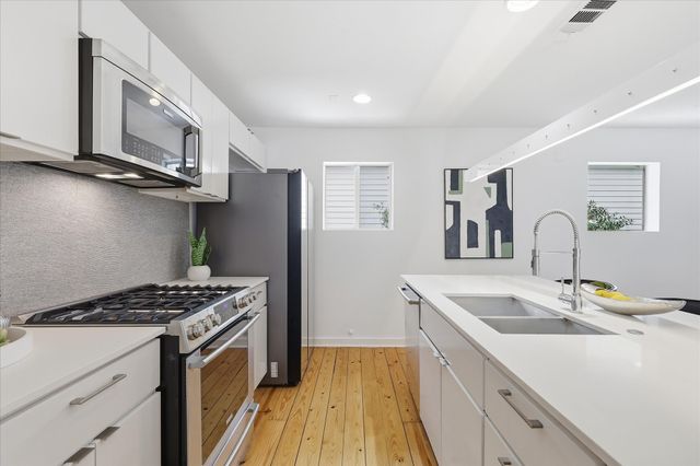 4214 Swiss Avenue A, Dallas, TX 75204