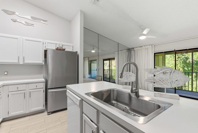 32 Navarra Ct, St Augustine, FL 32086