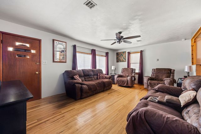 311 S Curtis Avenue, Pea Ridge, AR 72751
