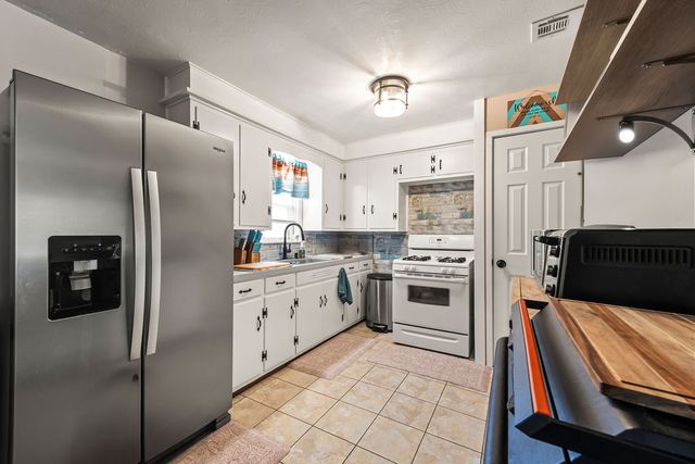 311 S Curtis Avenue, Pea Ridge, AR 72751