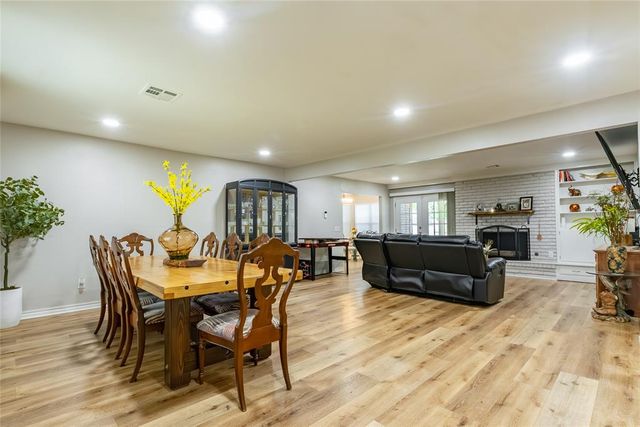 913 SW 6th Street, Moore, OK 73160