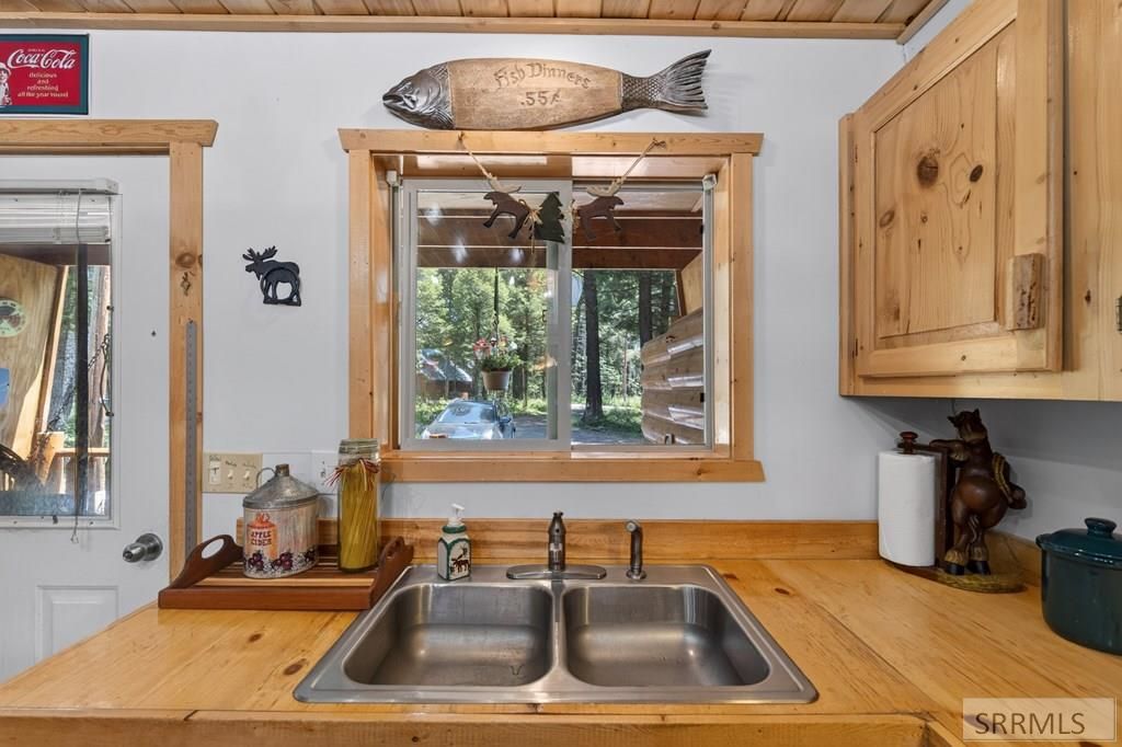 Image 6 of property listing at 4175 Juniper Drive, Island Park, ID 83429