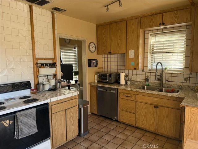 416 Oakdale Drive, Claremont, CA 91711